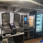 Espaço Convivium do Restaurante Alice Monte Líbano, local de eventos sociais e corporativos, gastronomia árabe e internacional, espaço multiuso. Cozinha 4.0